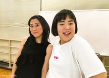 左から友近、ゆりやんレトリィバァ。