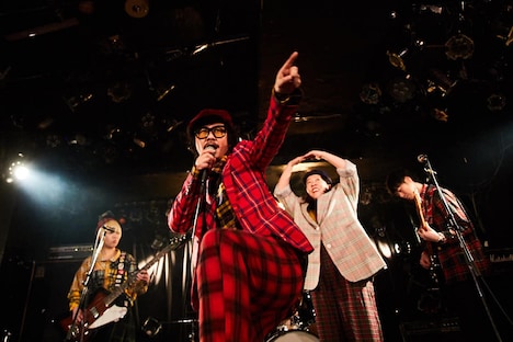 マツモトクラブ率いるバンド・チェックーズ。