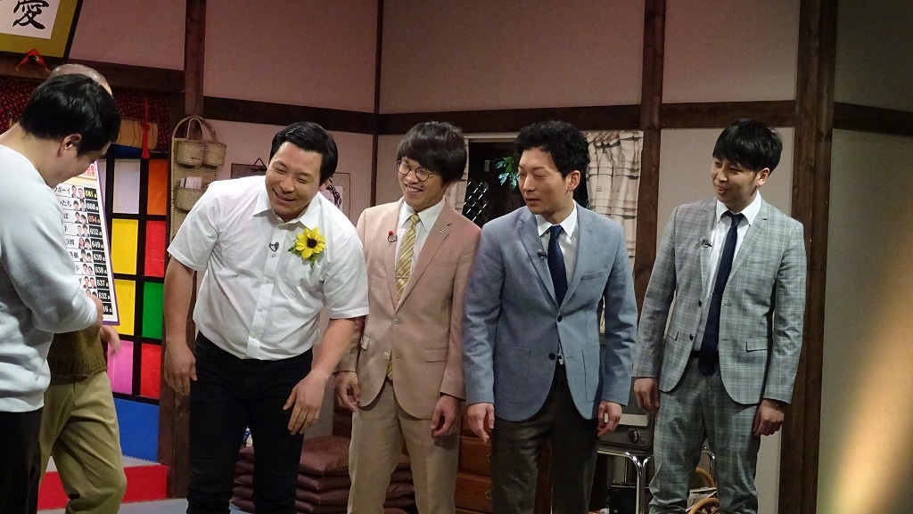 「ジンギス談！」に出演する（左から）タカアンドトシ、インディアンス、ニューヨーク。(c)HBC