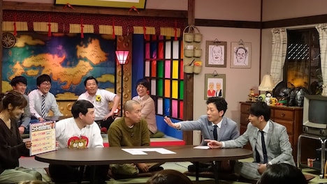 ニューヨーク（右）が出演する「ジンギス談！」のワンシーン。(c)HBC