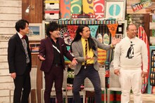 「さんまのお笑い向上委員会」に出演する（左から）ぺこぱ、トム・ブラウン。(c)フジテレビ