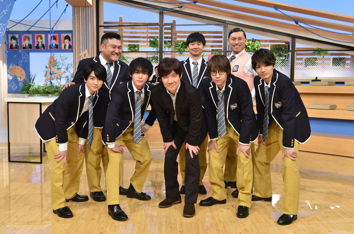 「スクール革命！」の出演者たち。(c)日本テレビ