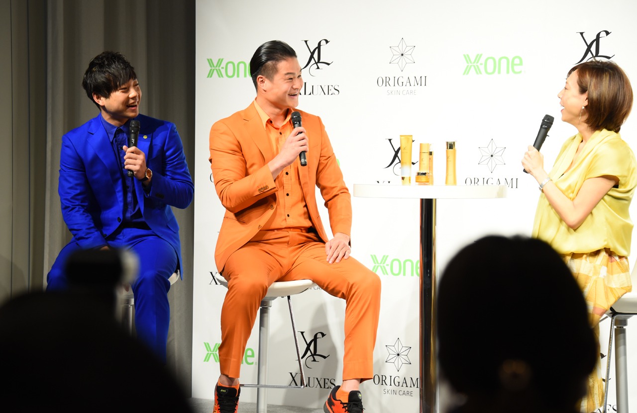 ティモンディと高橋真麻（右）。