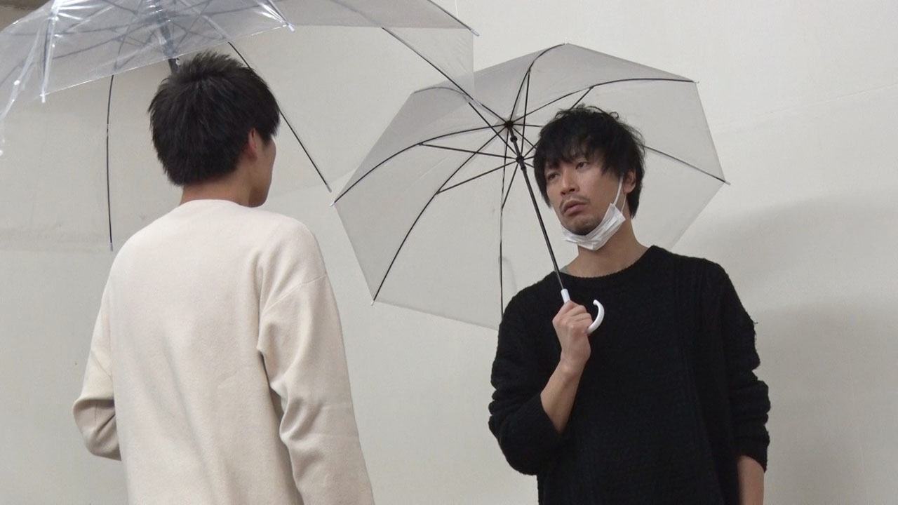 稽古に励む安達健太郎（右）。(c)MBS