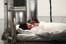 お題「死に際」に挑む、たんぽぽ川村。(c)関西テレビ