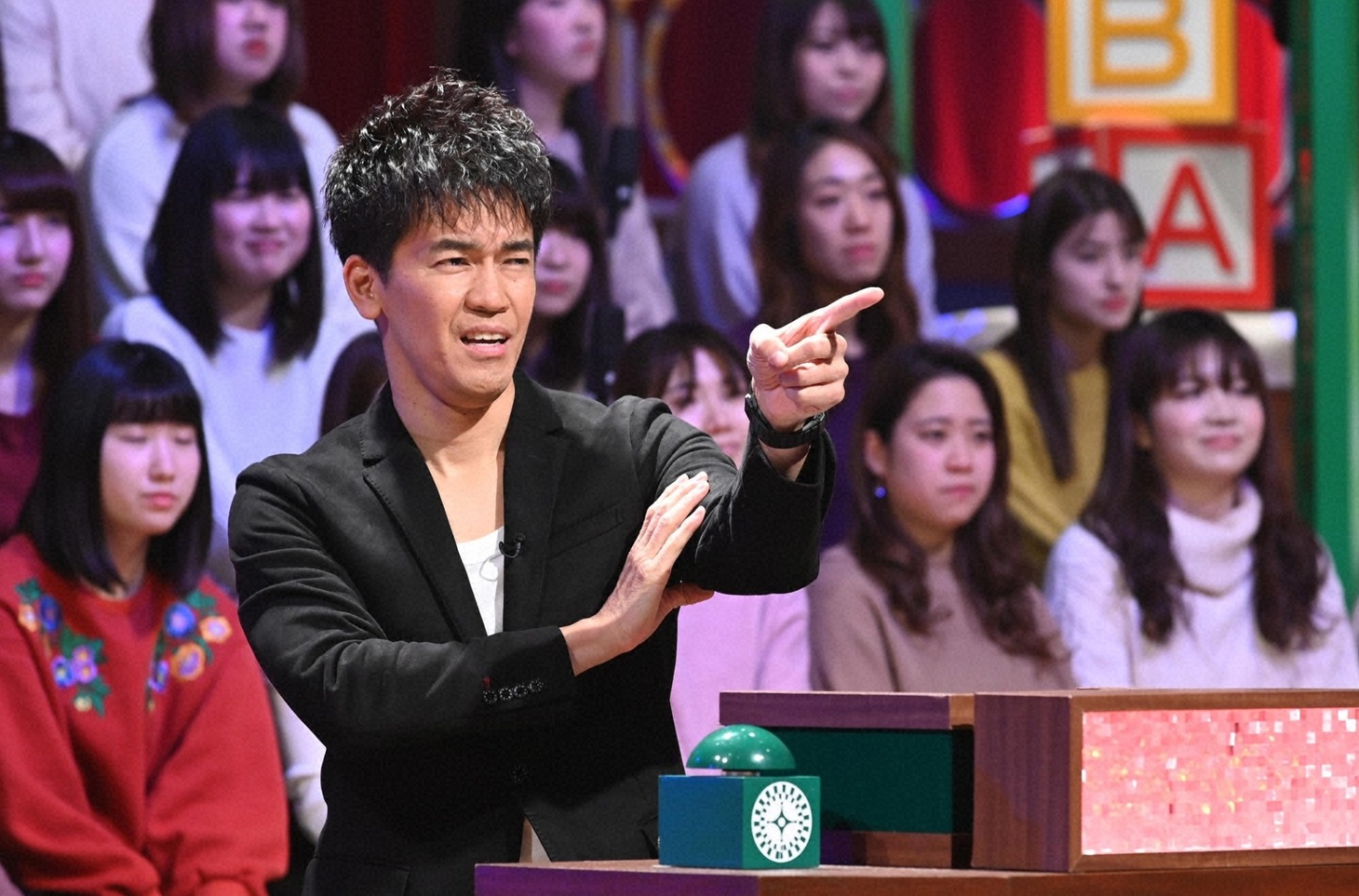 「クイズ！あなたは小学5年生より賢いの？」のワンシーン。(c)日本テレビ