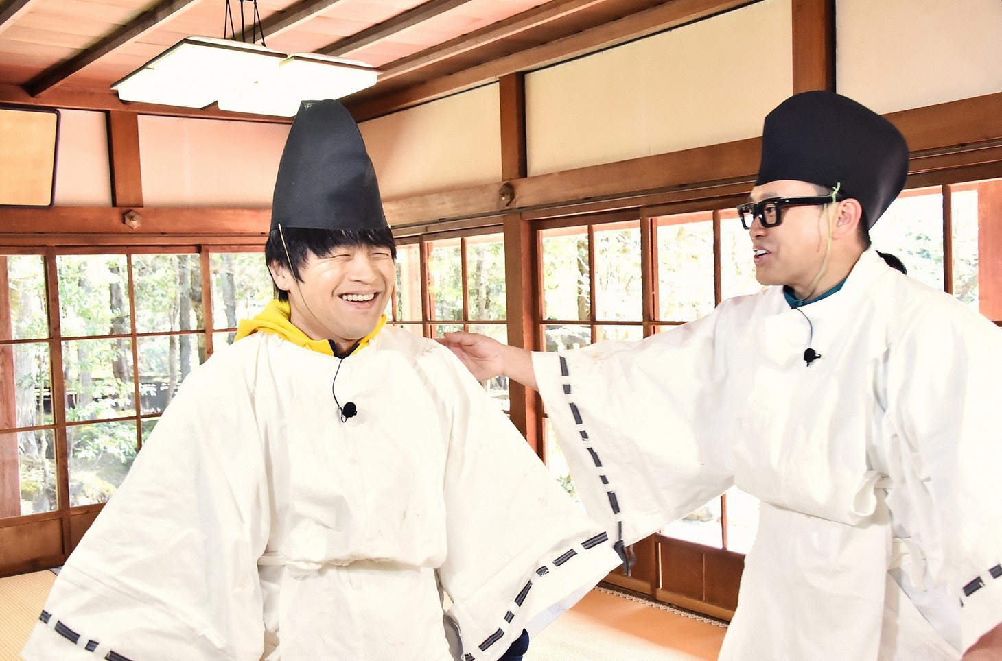 左からバカリズム、宮川大輔。(c)日本テレビ