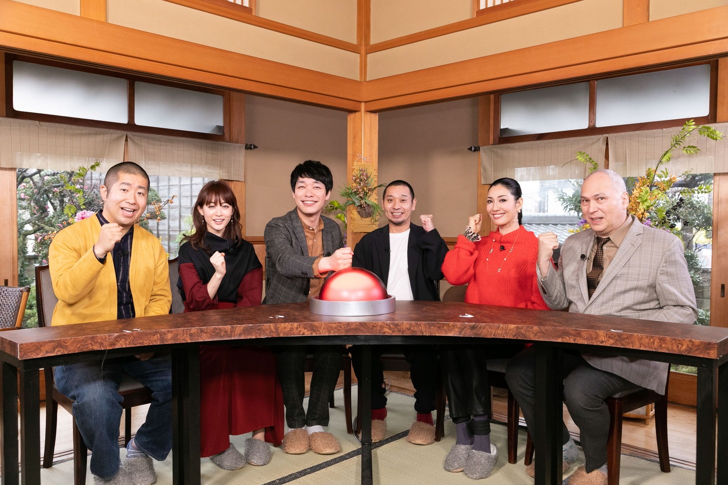 「川島大悟の言いがかり提案します～世の中もっと良くしません？」に出演する（左から）ハライチ澤部、新井恵理那、麒麟・川島、千鳥・大悟、アンミカ、モーリー・ロバートソン。(c)関西テレビ