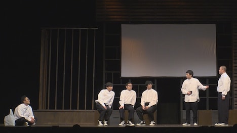 「人間味風」特別追加公演「第7世代×東京03」における「東京03×ハナコの私コント」のワンシーン。