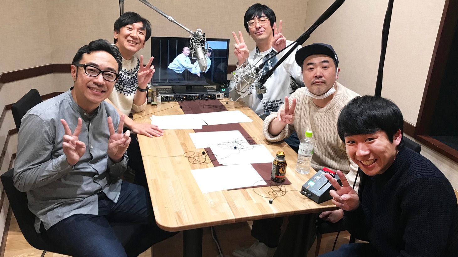 副音声に登場する（左から）東京03、オークラ、ハナコ秋山。