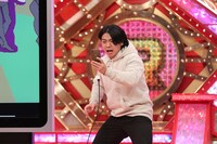 ファイナルステージでネタを披露するマヂカルラブリー・野田クリスタル。(c)関西テレビ