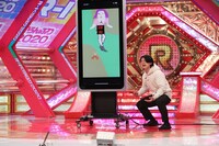 ファイナルステージでネタを披露する野田クリスタル。