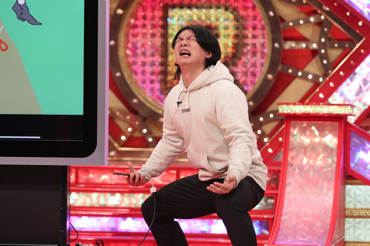 ファイナルステージでネタを披露するマヂカルラブリー・野田クリスタル。(c)関西テレビ