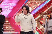「R-1ぐらんぷり2020」で優勝したマヂカルラブリー・野田クリスタル。(c)関西テレビ