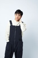 「テレビでハングル講座」に出演する満島真之介。