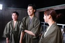 「霜降り明星のあてみなげ」より。(c)静岡朝日テレビ