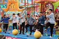 （左から）和牛、銀シャリ、かまいたち。(c)フジテレビ