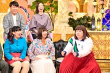 3時のヒロインと、（後列左から）FUJIWARA藤本、朝日奈央。(c)TBS