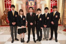 今田耕司と東大生たち。(c)テレビ朝日