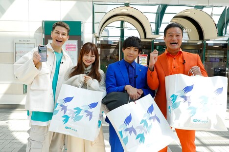 左からJOY、わたなべ麻衣、ティモンディ。