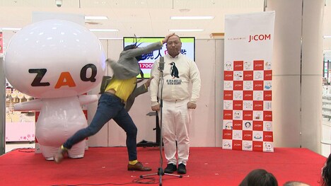 トム・ブラウンが参加した公開収録の様子。