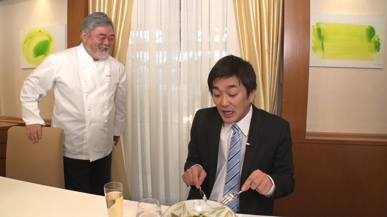 平成ノブシコブシ徳井（右） (c)HBC