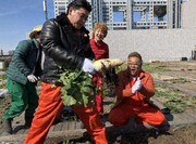 野菜を収穫するサンドウィッチマン。(c)テレビ東京