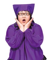 “黒子の妖精”に扮したメイプル超合金・安藤。