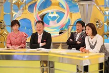 （左から）宇賀なつみ、ブラックマヨネーズ、朝日奈央。(c)関西テレビ