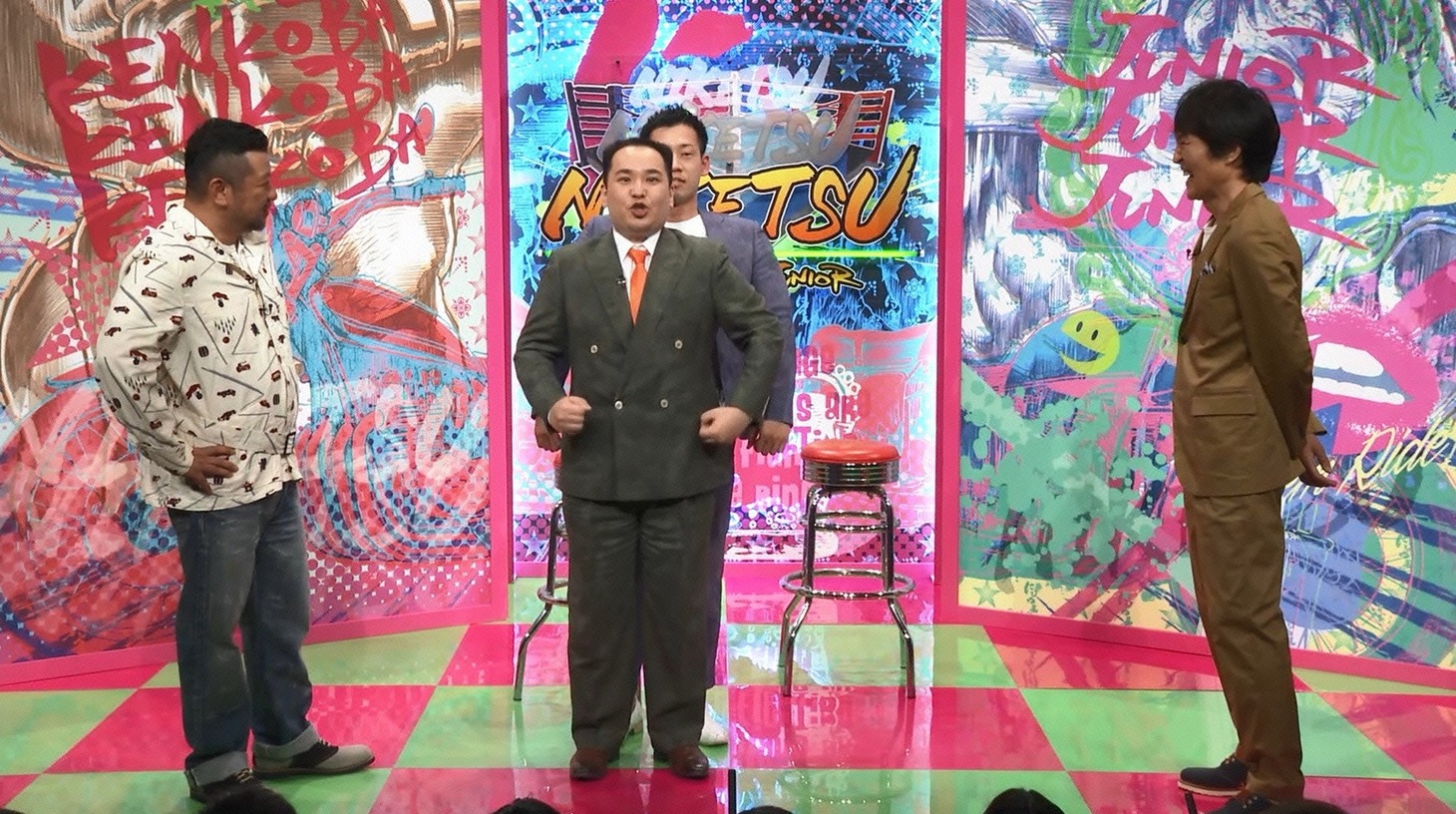 左からケンドーコバヤシ、ミルクボーイ、千原ジュニア。(c)読売テレビ