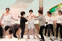 「7G～SEVENTH GENERATION～」で「GOKKANで頑張る！リアルスノーマン決定戦」に臨む、さや香・新山（左）、Snow Manの宮舘涼太（右）ら。(c)フジテレビ