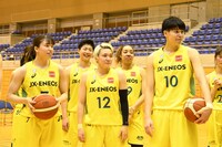 JX-ENEOSサンフラワーズの選手たち。(c)日本テレビ