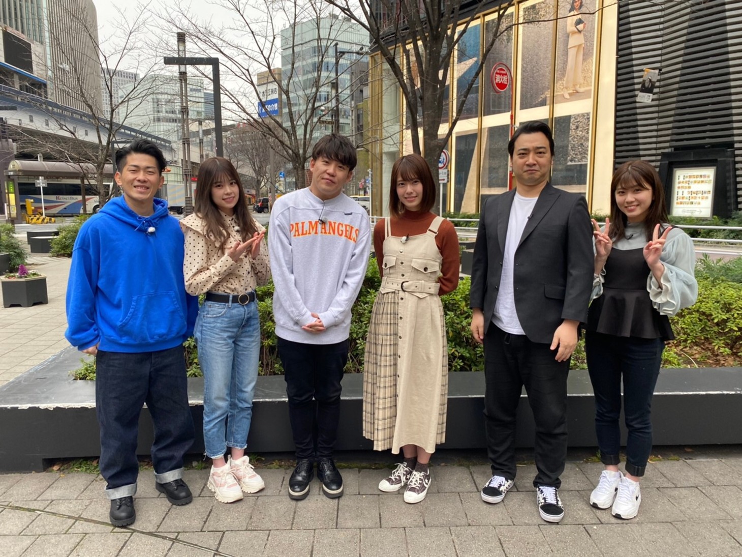 左からジャングルポケット太田、吉川七瀬、ジャングルポケットおたけ、小田えりな、ジャングルポケット斉藤、清水麻璃亜。(c)チバテレ