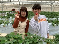 左から小田えりな、ジャングルポケットおたけ。(c)チバテレ
