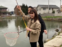 ジャングルポケット斉藤と清水麻璃亜。(c)チバテレ