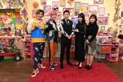 （左から）EXIT、今田耕司、指原莉乃、並木万里菜アナ。(c)テレビ朝日