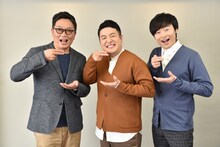 左から植野広生編集長、和牛。(c)ＢＳ日テレ