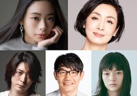 「火曜ドラマ『私の家政夫ナギサさん』」に出演する（上段左から）趣里、草刈民代、（下段左から）宮尾俊太郎、ずん飯尾、夏子。