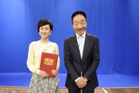 （左から）加藤明子アナ、中田カウス。(c)ABCテレビ