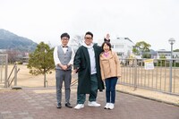 左から富士彦、宮川大輔、久保ひとみ。(c)静岡第一テレビ