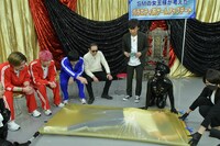 東京03角田が進化系罰ゲームを体験する様子。(c)テレビ朝日