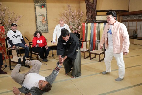 「ハロー！鶴瓶×サンド～ニッポンの外国人がやってきた～」のワンシーン。(c)関西テレビ