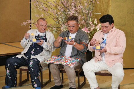 （左から）笑福亭鶴瓶、サンドウィッチマン。(c)関西テレビ