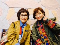 （左から）森山良子と清水ミチコ。(c)テレビ朝日