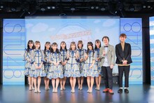 「STU48×アインシュタイン 瀬戸内少女応援団」に出演する（左から）STU48とアインシュタイン。(c)関西テレビ