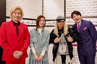 左からメイプル超合金・カズレーザー、朝日奈央、DJ KOO、青井実アナウンサー。(c)NHK