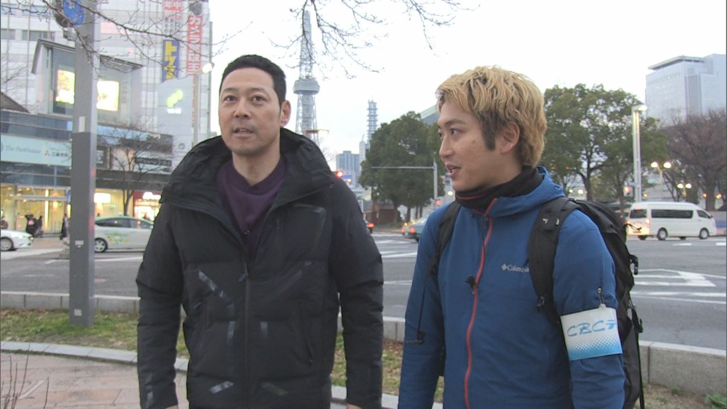 （左から）トラッシュスター中山、東野幸治。(c)CBC