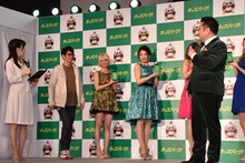 アンタッチャブル柴田（左から2人目）がイベントに途中参加しようとするワンシーン。