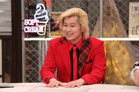 メイプル超合金カズレーザー (c)関西テレビ