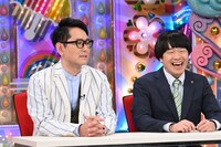 自身がプレゼンした企画「グッズ売れ残り芸人」に出演するナイツ土屋（左）と、MCの蛍原徹（右）。(c)テレビ朝日